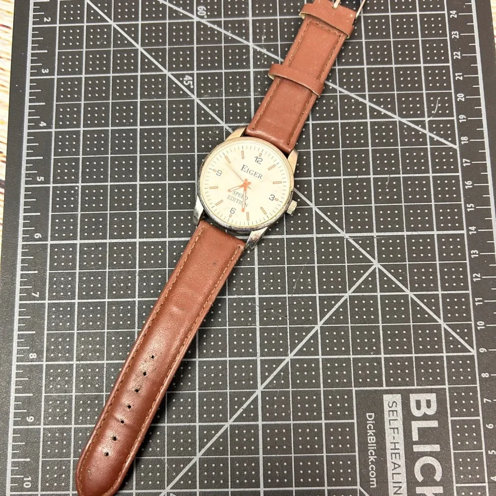 Eiger Speed Edition Men's Analog Wristwatch Brown Leather‎ Strap Silver Tone